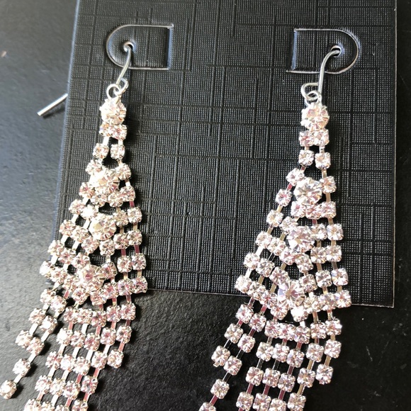 Day to Night Sparkling hook-back stone Earrings - Picture 5 of 8